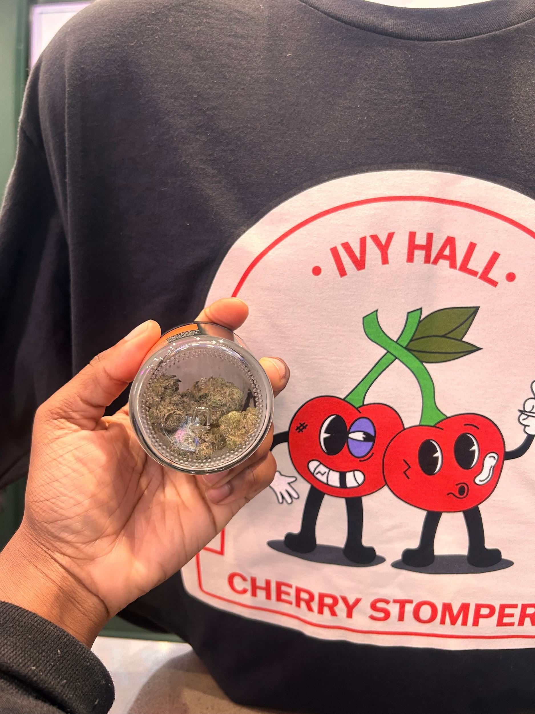 Ivy Premium Cherry Stomper Strain and Shirt