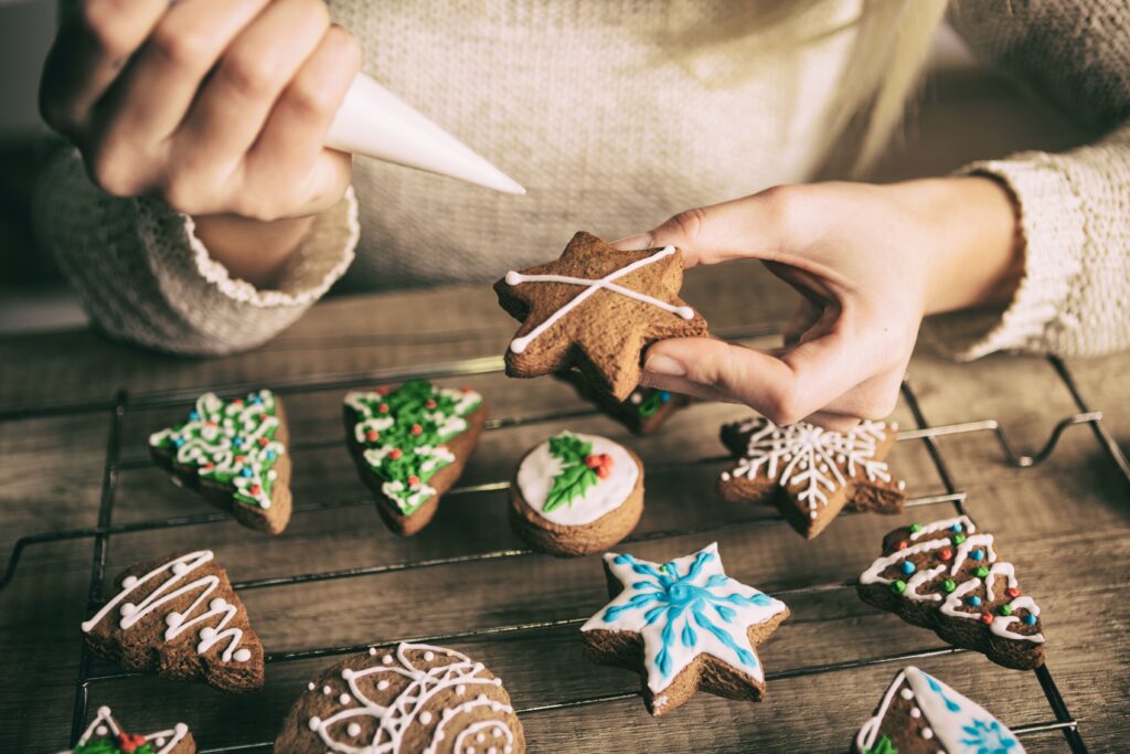 Decorating Holiday Gingerbread Edibles